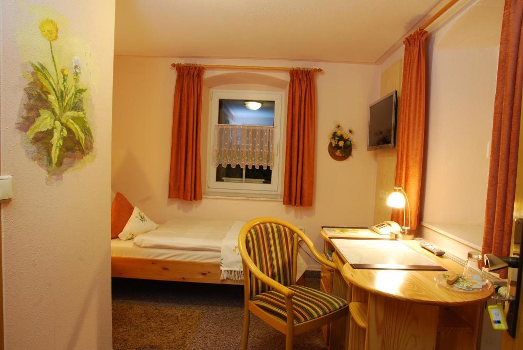 Logis L'Auberge Gutshof Bischofswerda Room photo